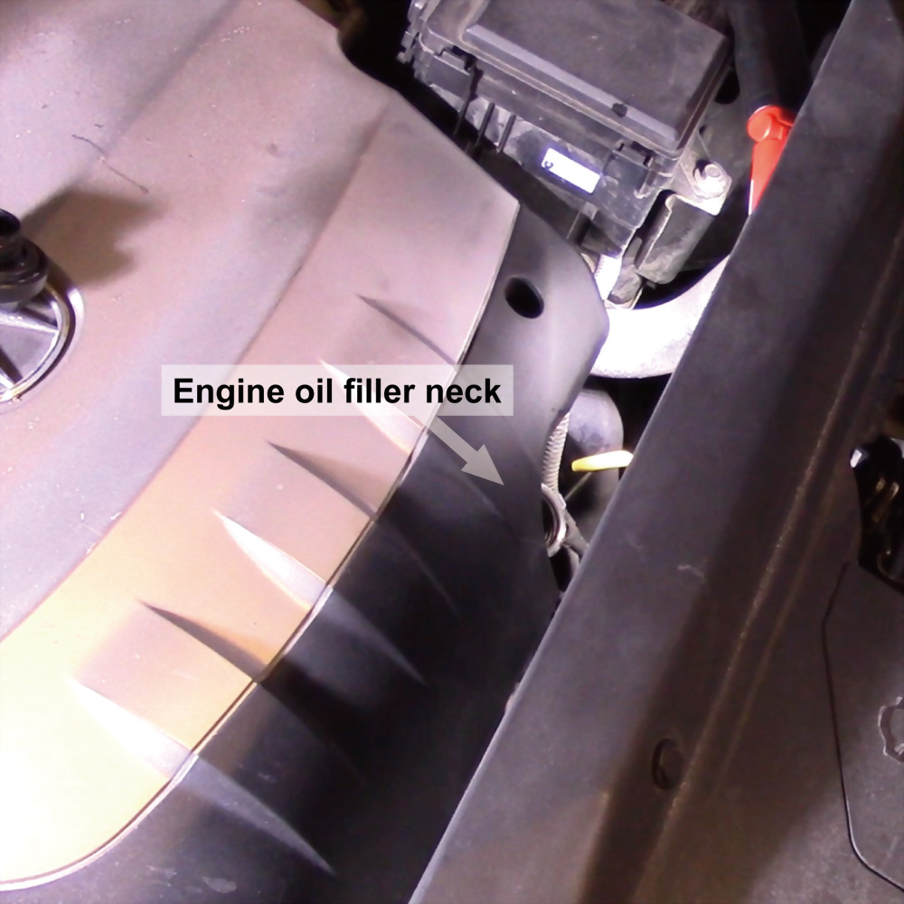 Special funnel for Honda oil filler neck