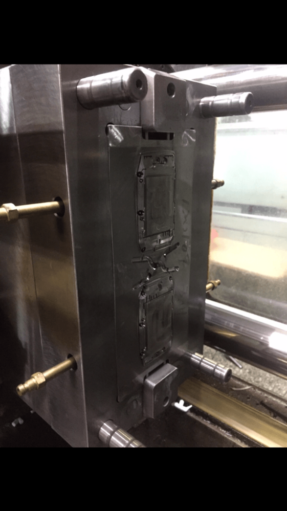 電子模具廠商、電子模具設計、電子模具製造 - 鼎鑫工業