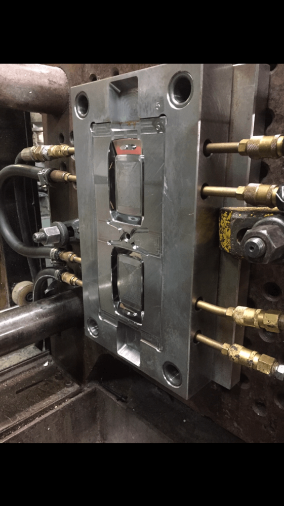 電子模具廠商、電子模具設計、電子模具製造 - 鼎鑫工業