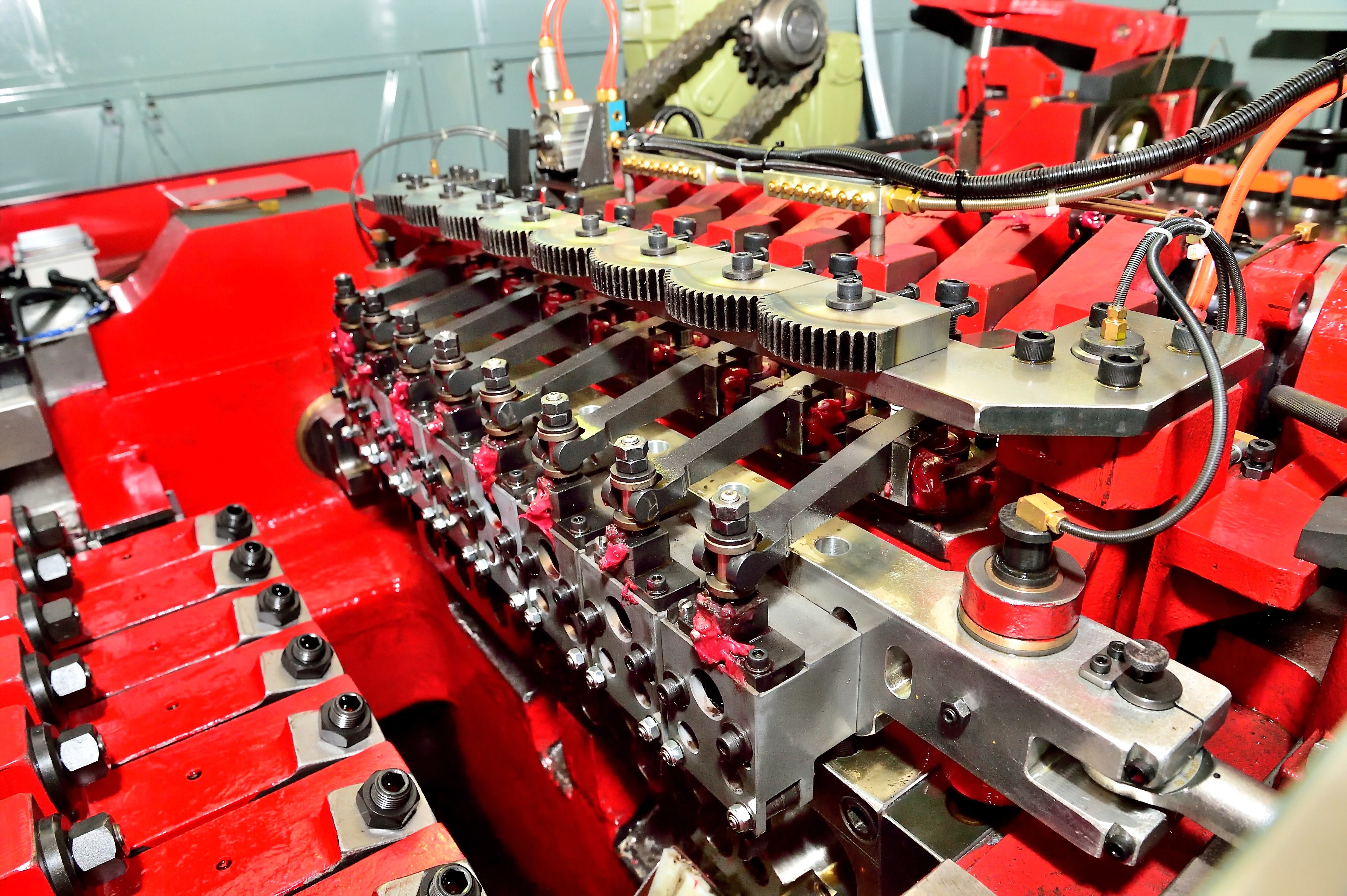 Multi-station bolt/nut/part formers