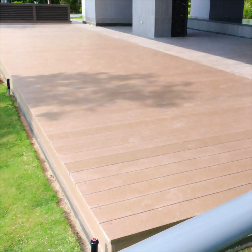 台南遠奏曲池畔平台