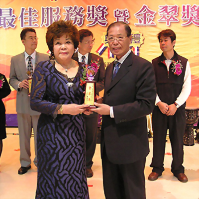 榮獲台中縣金翠獎