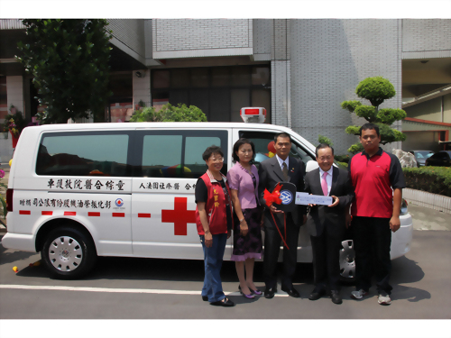 彰化振榮油機捐贈救護車與救難器材【梧棲童綜合醫院】