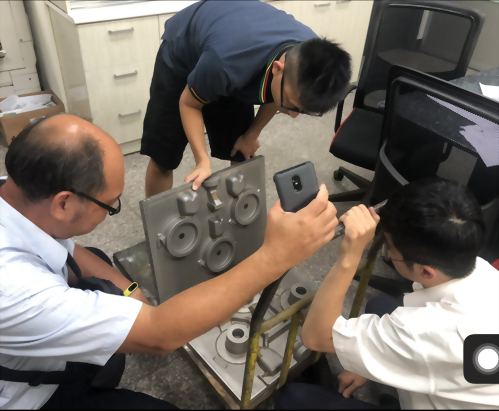 モールドフロー分析および計算サービス