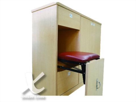 PULL OUT CHAIR MECHANISM