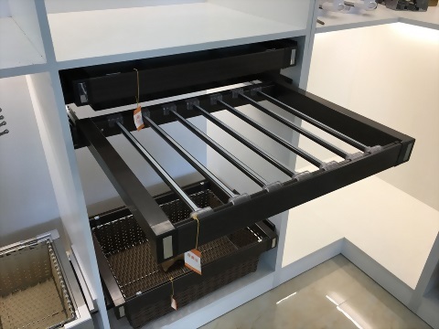 可伸縮緩衝西褲