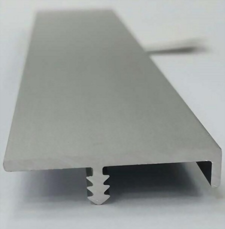 Ｆ字型装飾アルミシート