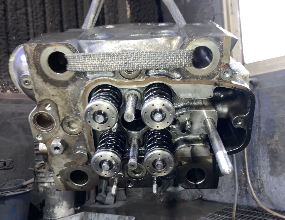 6N21 Cylinder Head