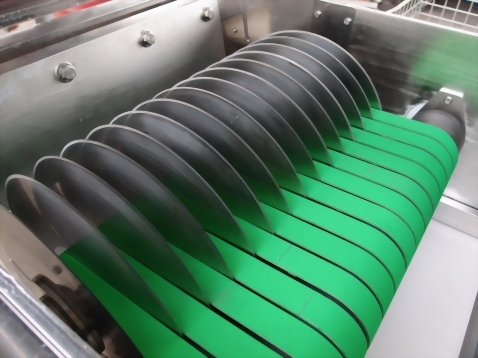 承益食品機械 - 大型輸送式切菜機推薦、高雄大型輸送式切菜機