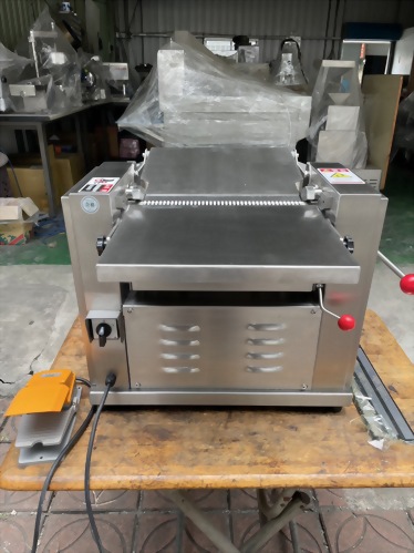 剝豬皮機-去豬皮機300型