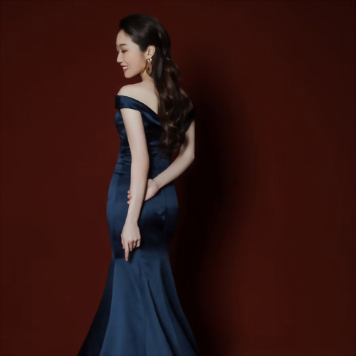 The host’s mental preparation before taking the stage