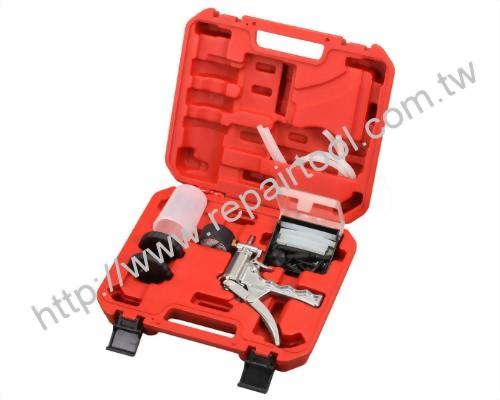 Vacuum pump/brake bleeding kit