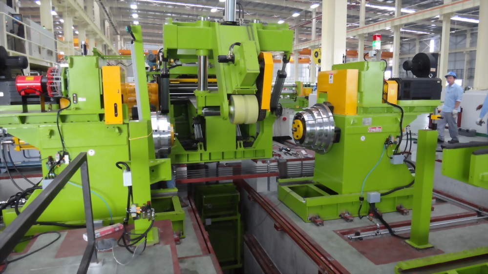 Línea de corte longitudinal de 9 mmt - Cabezales de corte x 2 + Torreta de herramientas