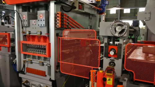 裁剪機的選購配備及輔助設備