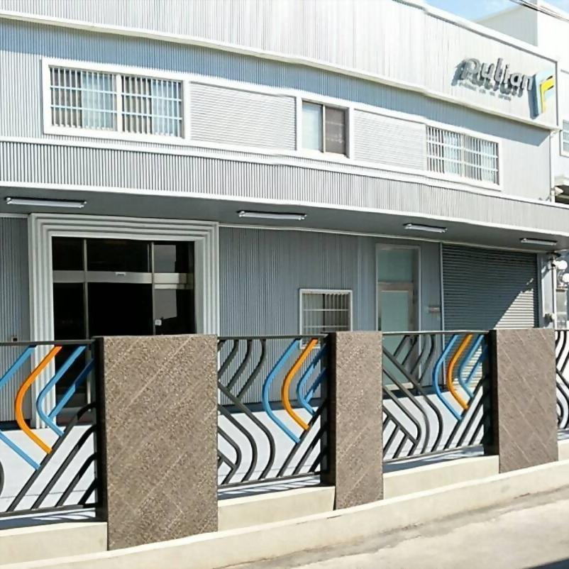 沖孔板造型電動大門