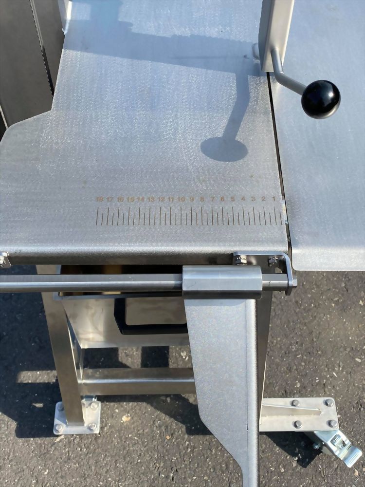 落地型不鏽鋼鋸骨機300型