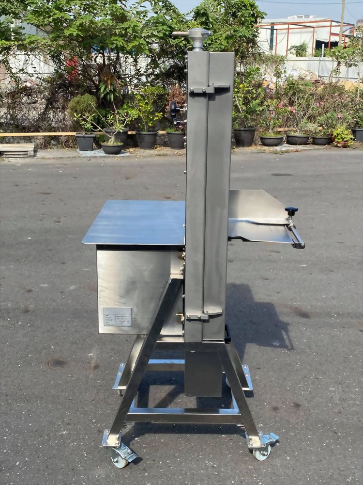 落地型不鏽鋼鋸骨機300型