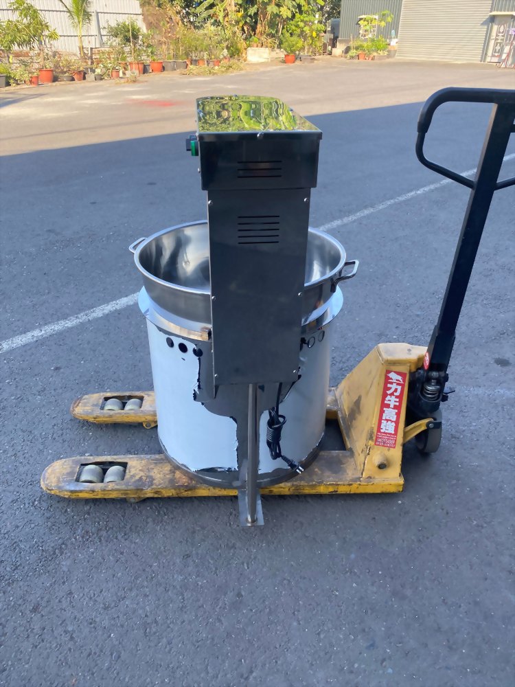 白鐵桌上型炒食機50公升