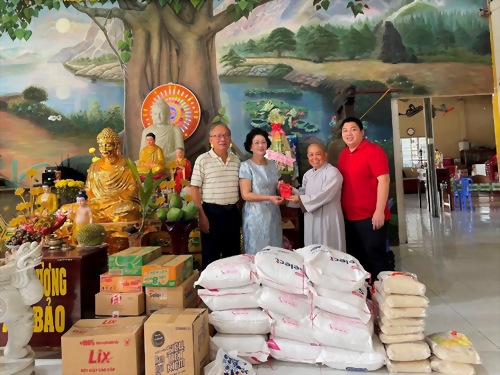 嘉豐海洋 捐贈物資和禮金於越南觀音廟兼孤兒撫養中心 嘉豐海洋 捐贈物資和禮金於越南觀音廟兼孤兒撫養中心