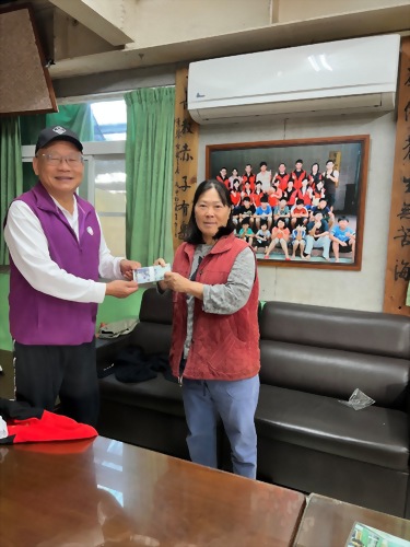 何山田 董事長 捐贈禮金 至 中埔鄉水仔尾 陳老師育幼院