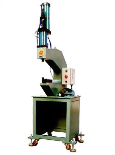 Special Riveting Machine