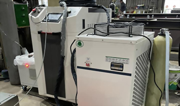 手持式2000W雷射焊接機，安裝完成。準備上工囉。