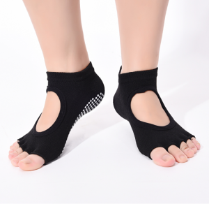 Ozaiic Yoga Socks for Women with Grips, Non-Slip Five Toe Socks