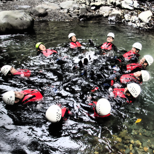 水上活動 (獨木舟、溪降、泛舟)