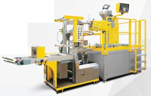 Water quenching blown film line with water quenching ring